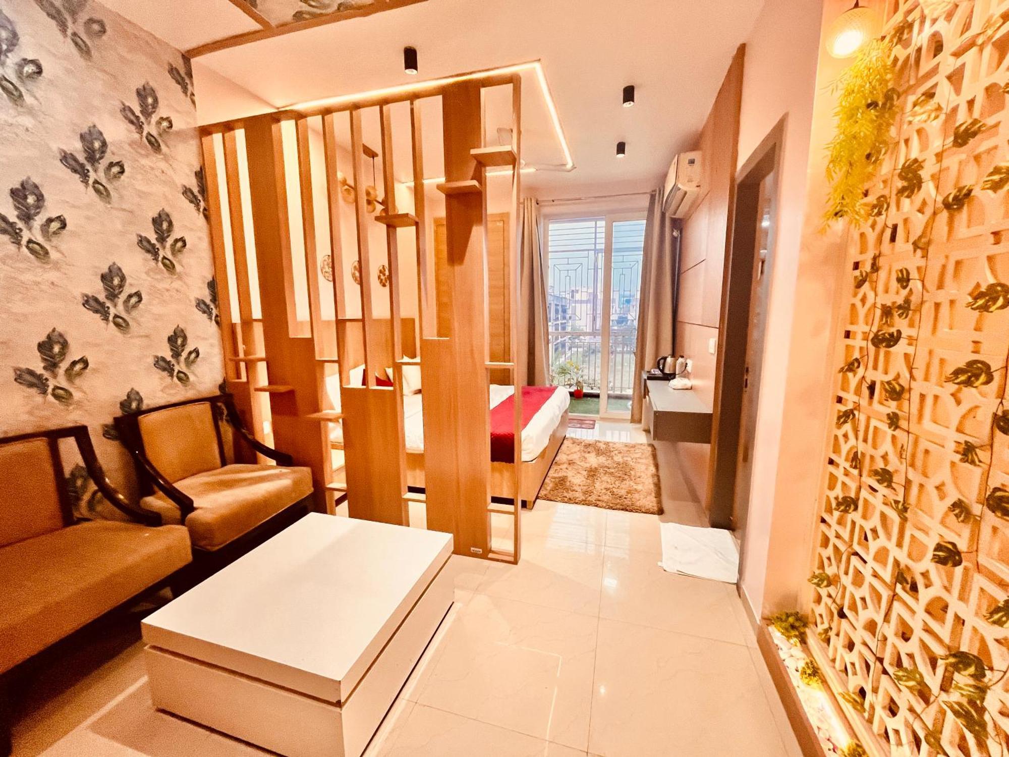 Pearl Grand Boutique Cottage In Omaxe Anandam Vrindavan - #Premium Ac Rooms With Balcony #Big Parking #Lift #Garden #Peaceful Area #Near Prem Mandir #Property Of The Year #Most Awarded Vrindāvan Exterior foto