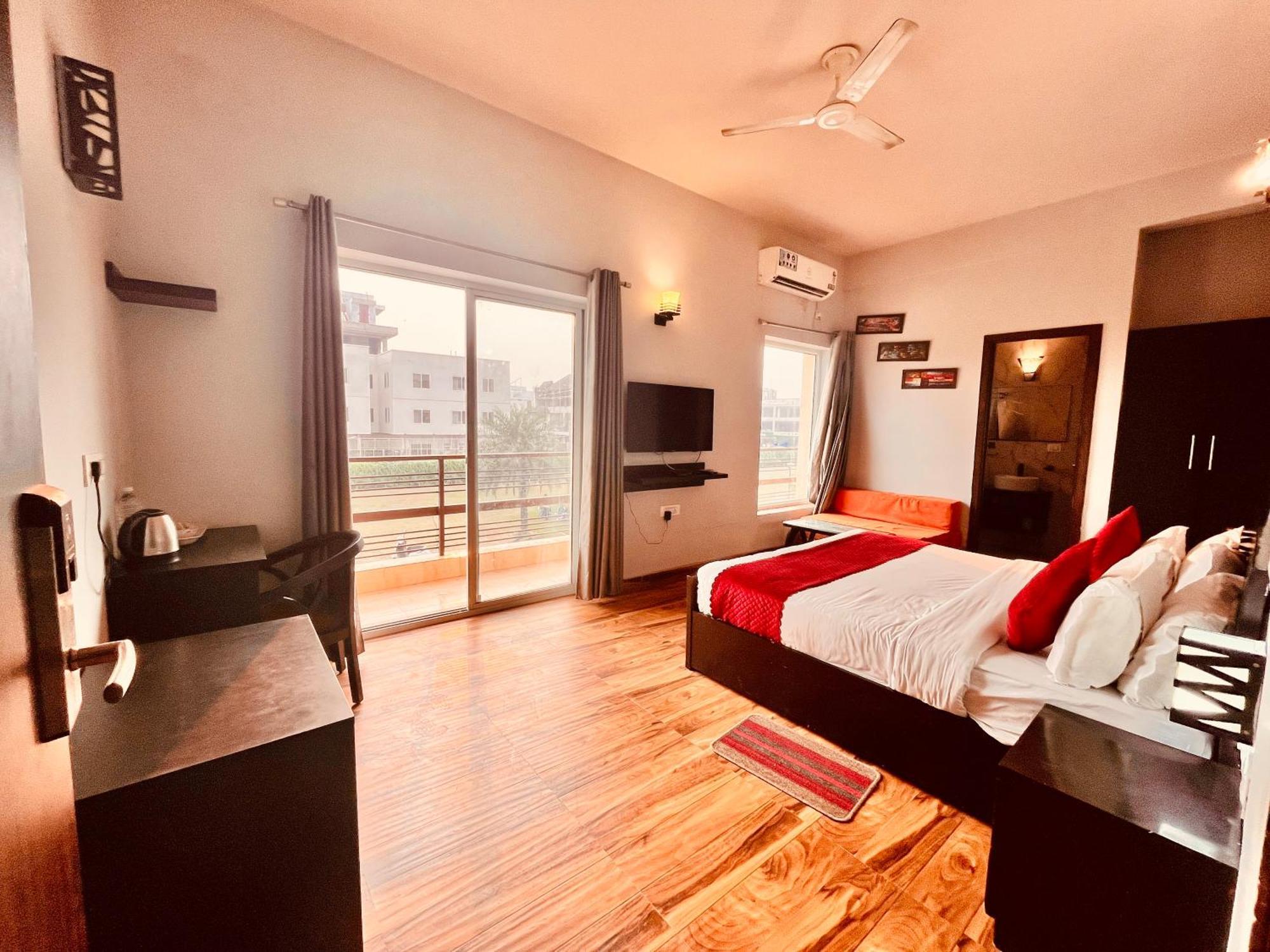 Pearl Grand Boutique Cottage In Omaxe Anandam Vrindavan - #Premium Ac Rooms With Balcony #Big Parking #Lift #Garden #Peaceful Area #Near Prem Mandir #Property Of The Year #Most Awarded Vrindāvan Exterior foto