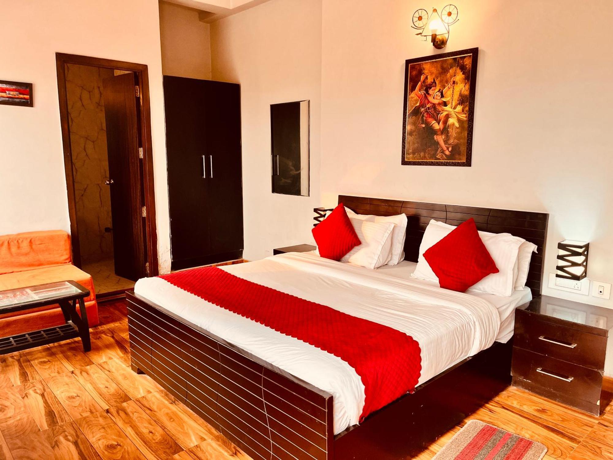 Pearl Grand Boutique Cottage In Omaxe Anandam Vrindavan - #Premium Ac Rooms With Balcony #Big Parking #Lift #Garden #Peaceful Area #Near Prem Mandir #Property Of The Year #Most Awarded Vrindāvan Exterior foto