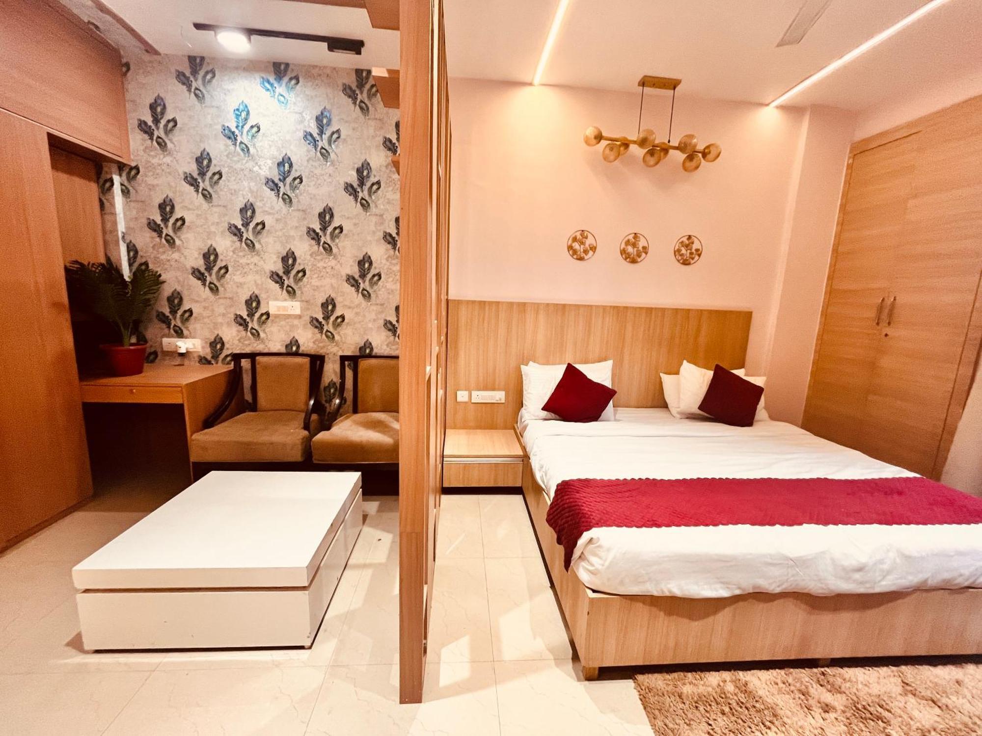 Pearl Grand Boutique Cottage In Omaxe Anandam Vrindavan - #Premium Ac Rooms With Balcony #Big Parking #Lift #Garden #Peaceful Area #Near Prem Mandir #Property Of The Year #Most Awarded Vrindāvan Exterior foto