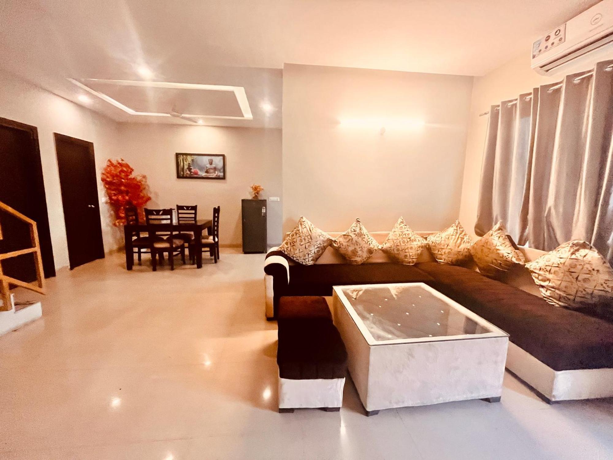 Pearl Grand Boutique Cottage In Omaxe Anandam Vrindavan - #Premium Ac Rooms With Balcony #Big Parking #Lift #Garden #Peaceful Area #Near Prem Mandir #Property Of The Year #Most Awarded Vrindāvan Exterior foto