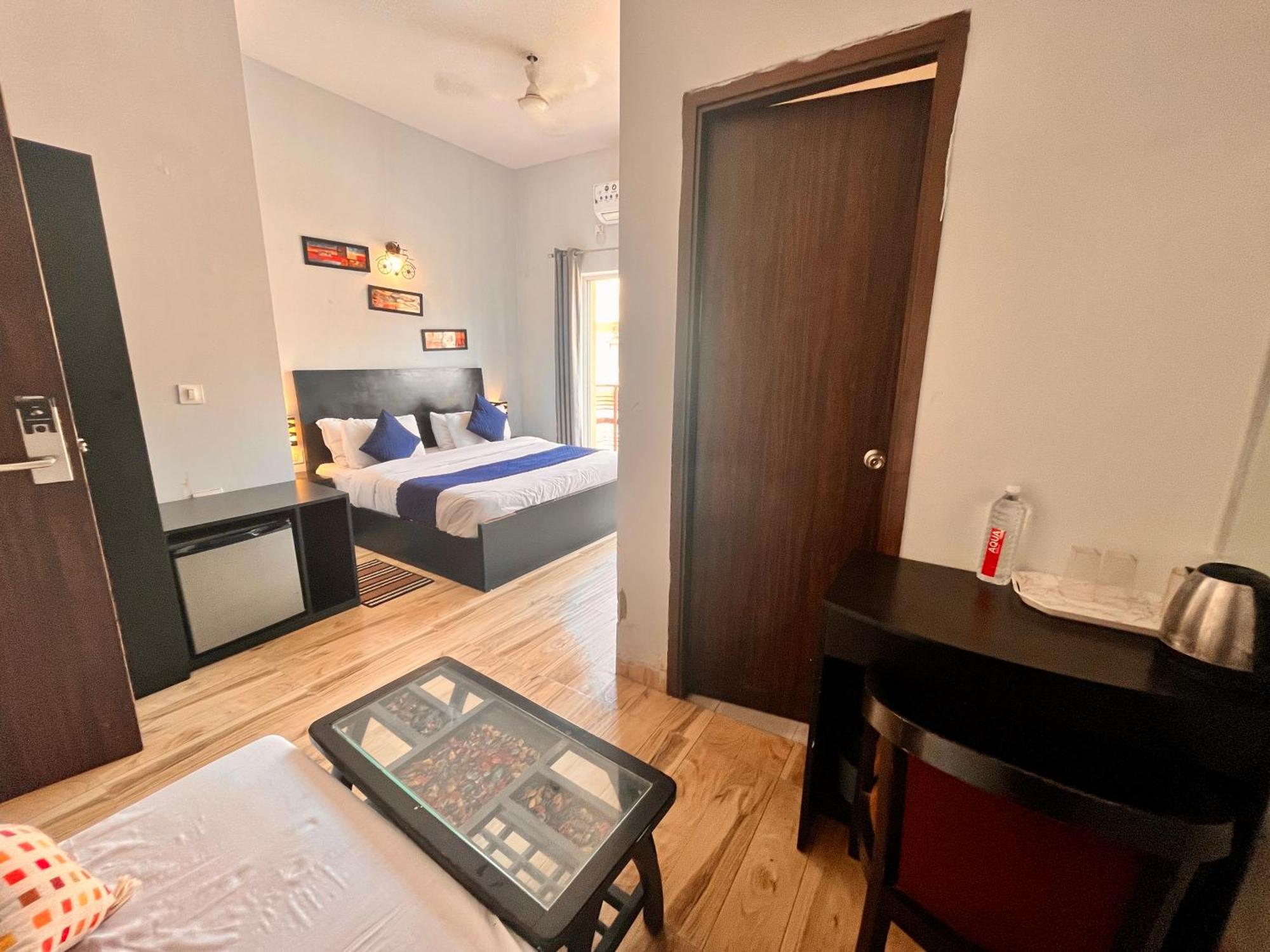 Pearl Grand Boutique Cottage In Omaxe Anandam Vrindavan - #Premium Ac Rooms With Balcony #Big Parking #Lift #Garden #Peaceful Area #Near Prem Mandir #Property Of The Year #Most Awarded Vrindāvan Exterior foto