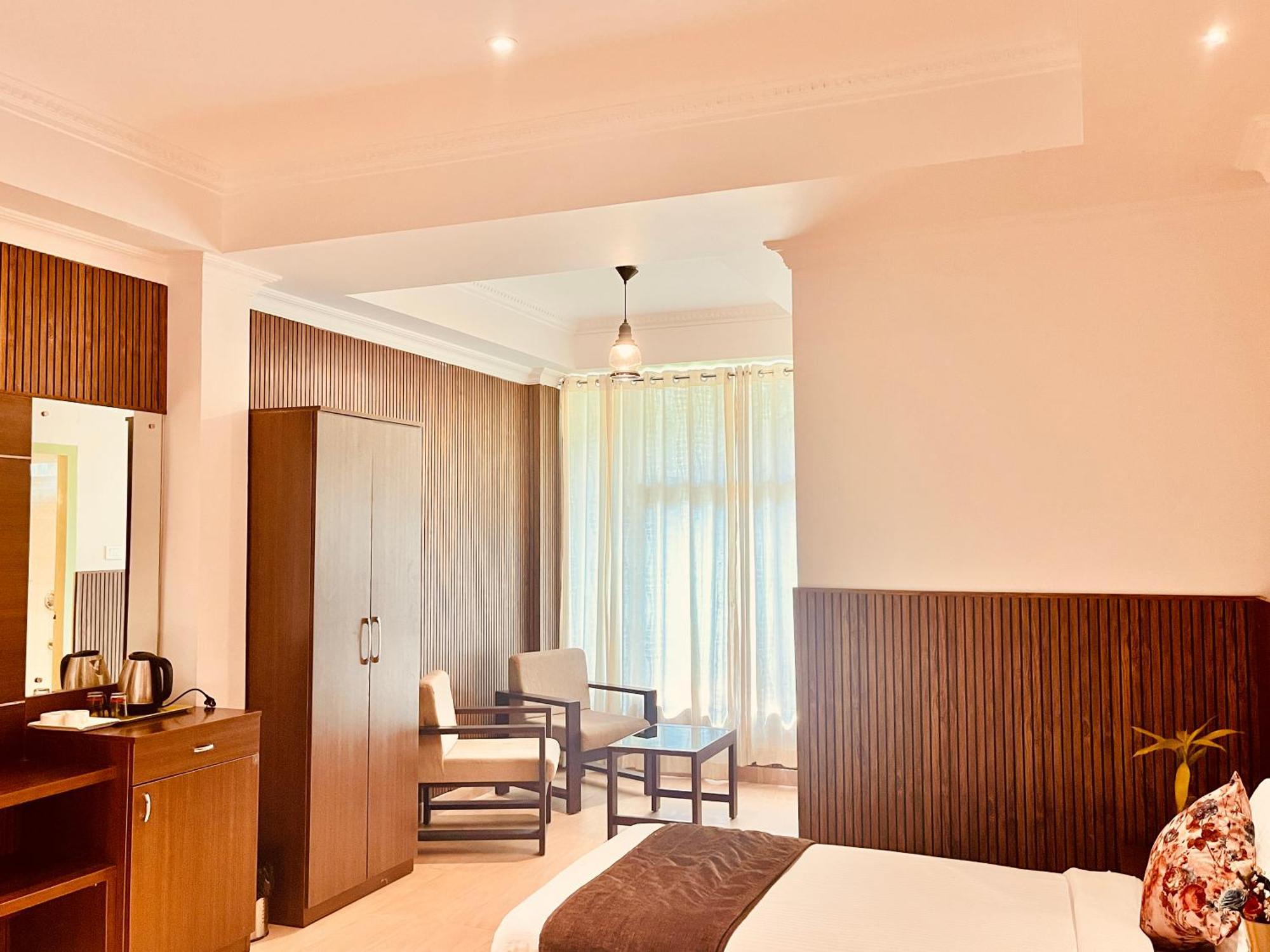 Pearl Grand Boutique Cottage In Omaxe Anandam Vrindavan - #Premium Ac Rooms With Balcony #Big Parking #Lift #Garden #Peaceful Area #Near Prem Mandir #Property Of The Year #Most Awarded Vrindāvan Exterior foto