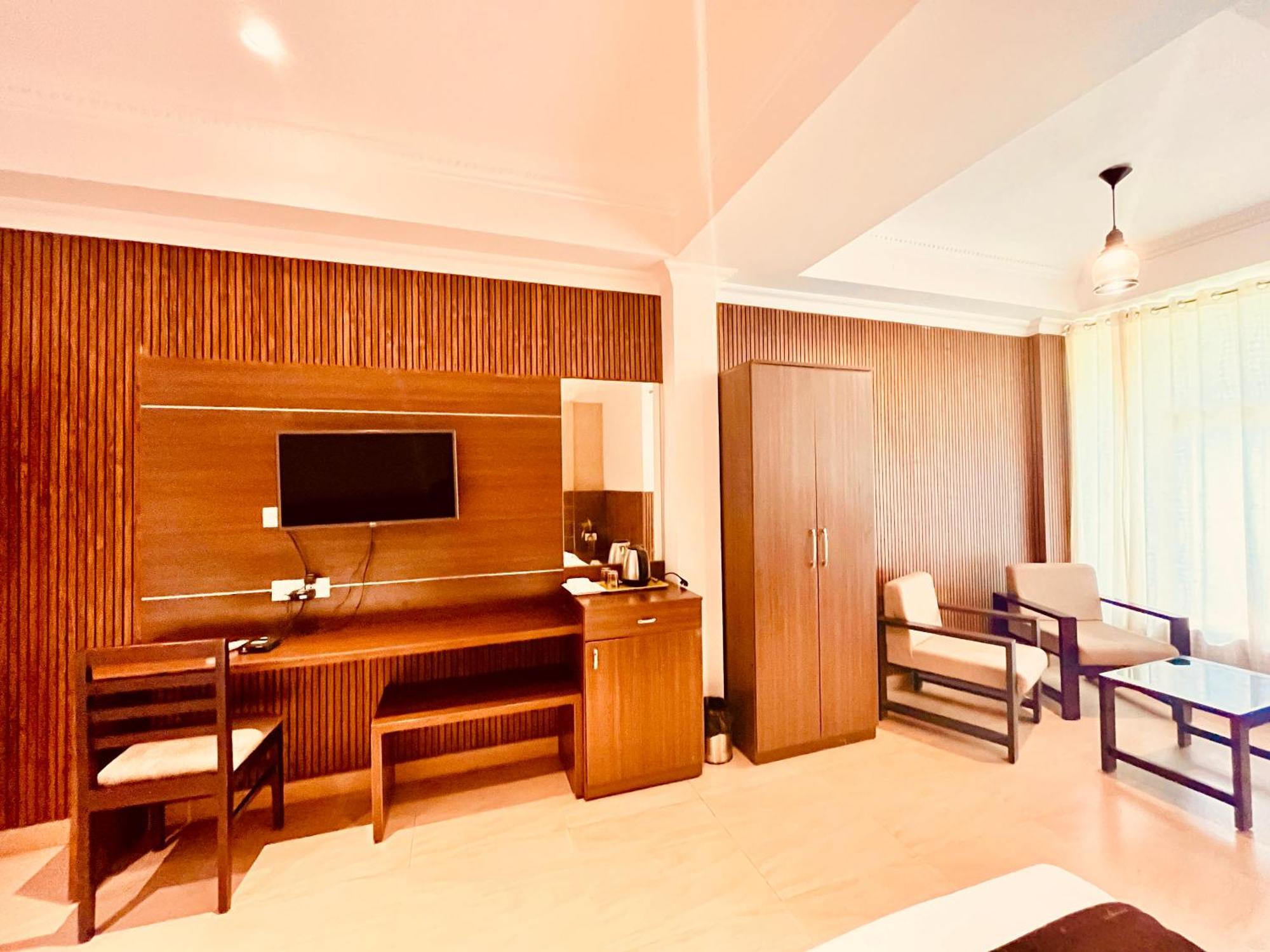 Pearl Grand Boutique Cottage In Omaxe Anandam Vrindavan - #Premium Ac Rooms With Balcony #Big Parking #Lift #Garden #Peaceful Area #Near Prem Mandir #Property Of The Year #Most Awarded Vrindāvan Exterior foto