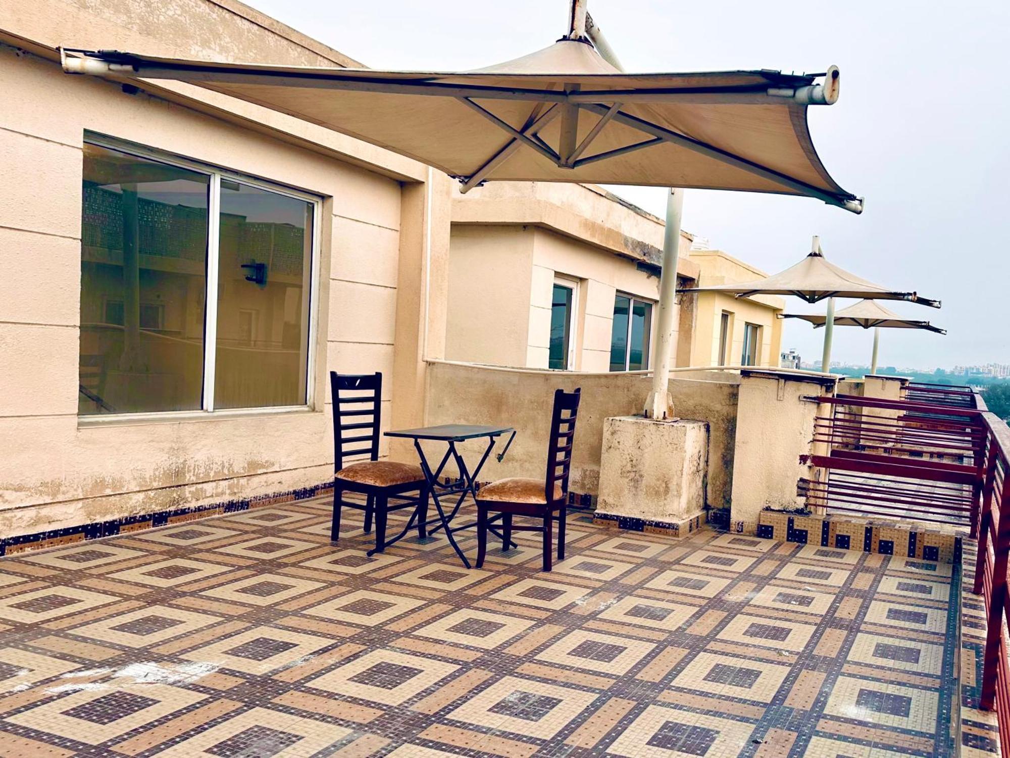 Pearl Grand Boutique Cottage In Omaxe Anandam Vrindavan - #Premium Ac Rooms With Balcony #Big Parking #Lift #Garden #Peaceful Area #Near Prem Mandir #Property Of The Year #Most Awarded Vrindāvan Exterior foto