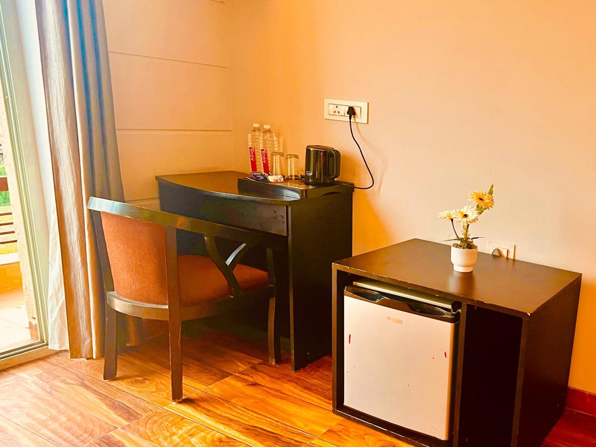 Pearl Grand Boutique Cottage In Omaxe Anandam Vrindavan - #Premium Ac Rooms With Balcony #Big Parking #Lift #Garden #Peaceful Area #Near Prem Mandir #Property Of The Year #Most Awarded Vrindāvan Exterior foto